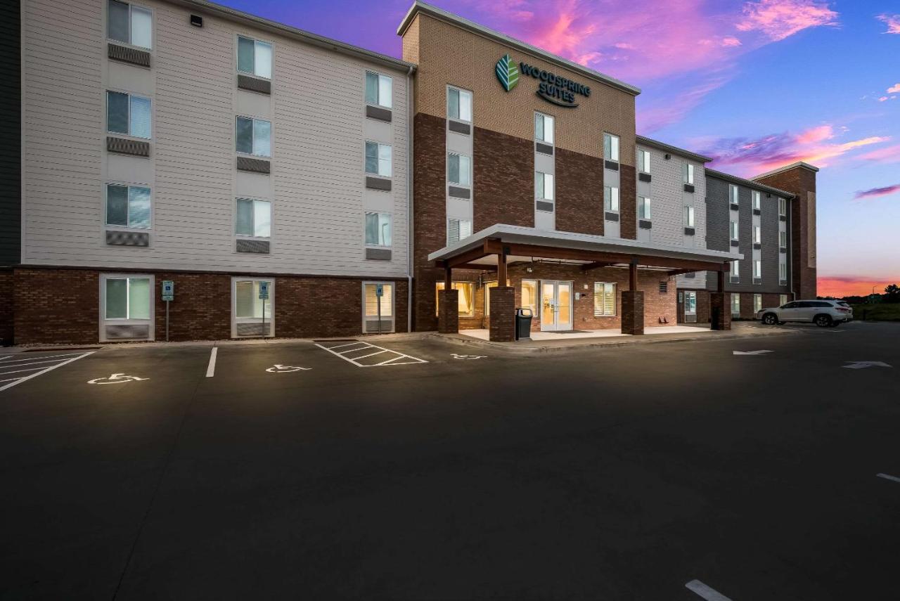 Woodspring Suites Milwaukee - Menomonee Falls Kültér fotó